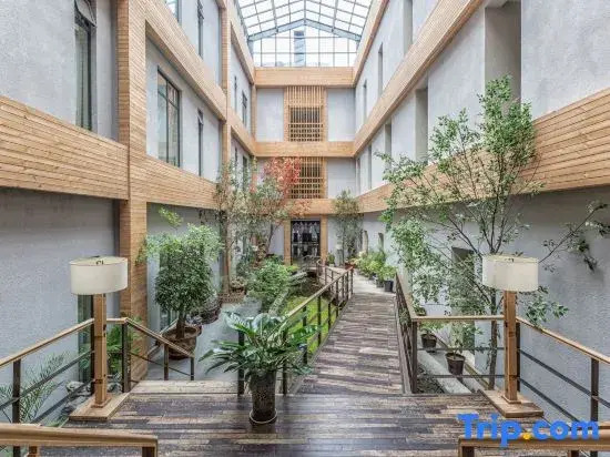 Garden Holiday Hotel