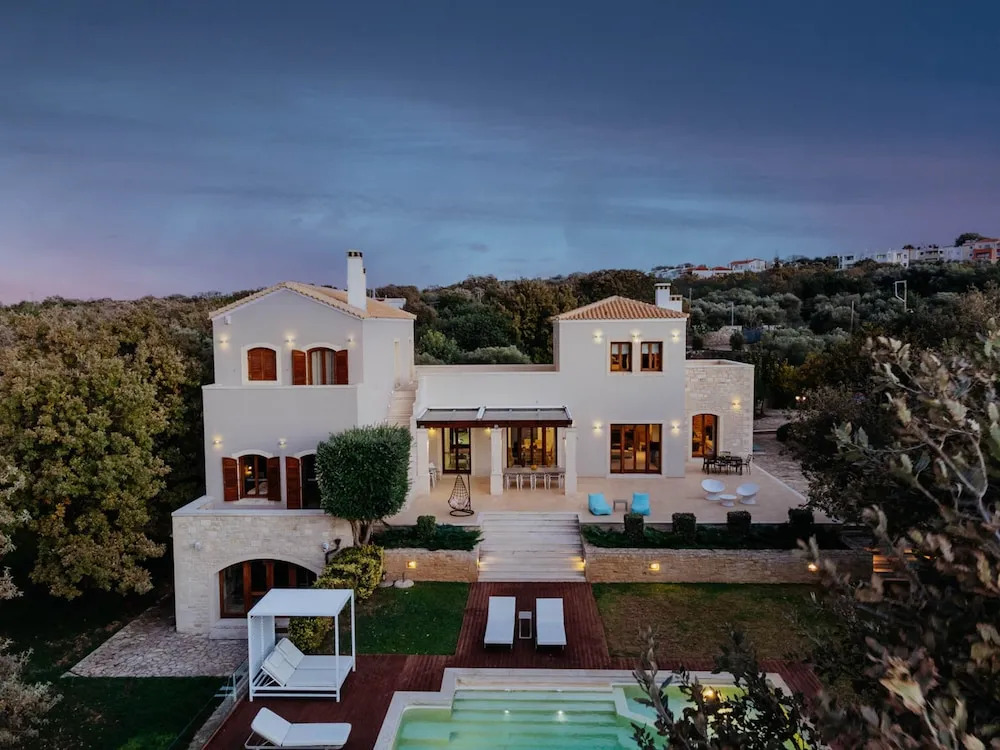 Luxurious Villa Liandri 600 m Resort