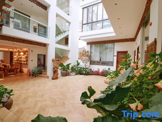 Xilu·Muxinju Coffee Garden Scenic Boutique Stay (Lijiang Gucheng South Gate)