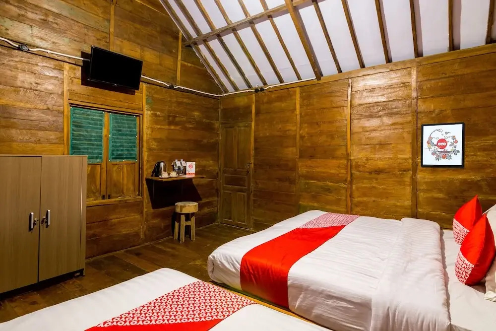 Roemah Gladak Kebon Sidoluhur by Oyo Rooms