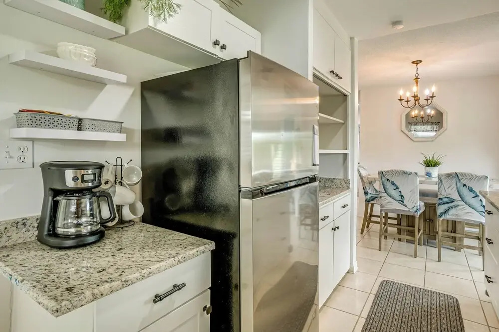 Port Charlotte Home w/ Sunroom, Grill & Fire Pit!