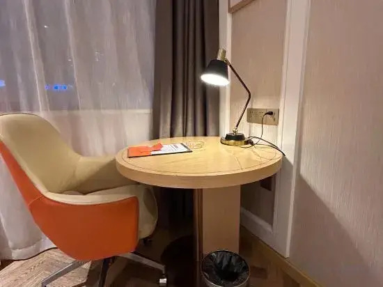 Vienna Hotel ( Guiyang Yunyan District Government Daying Po subway station)