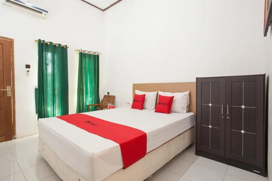 RedDoorz near Stadion Diponegoro Banyuwangi