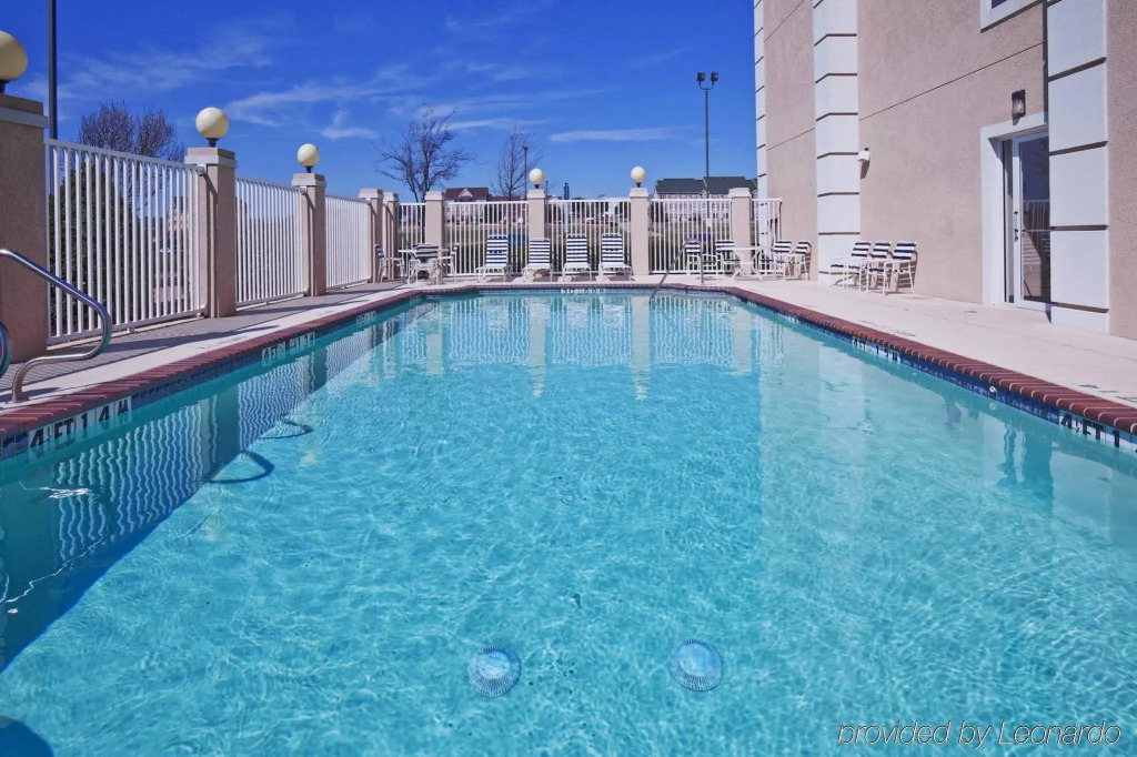 Holiday Inn Express Hotel & Suites Dallas Lewisville by IHG