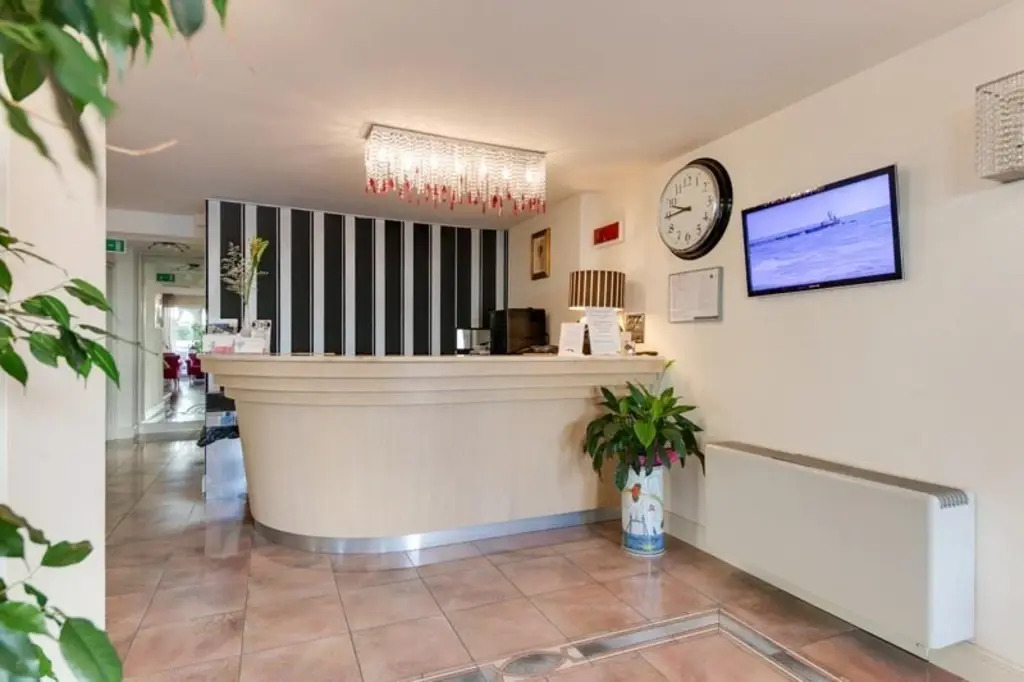 HOTEL AMBRA - Fronte Mare - Vicinissimi al Centro