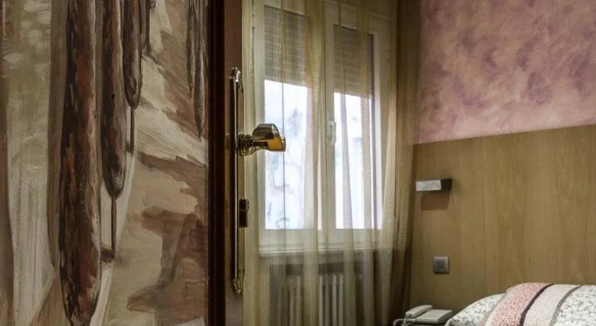 Hostal Goya Suites