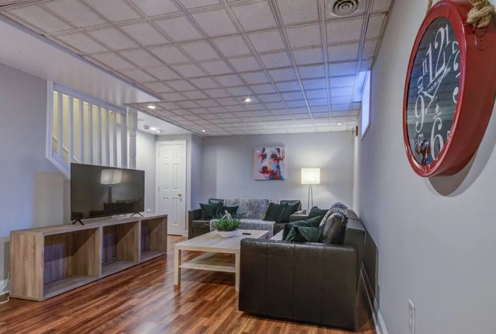 Beautiful modern colonial house 10m to DC