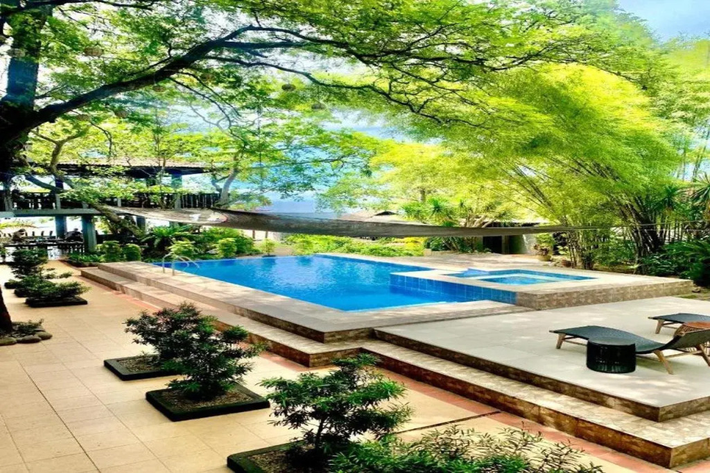 The Henry Resort Taramindu Laiya