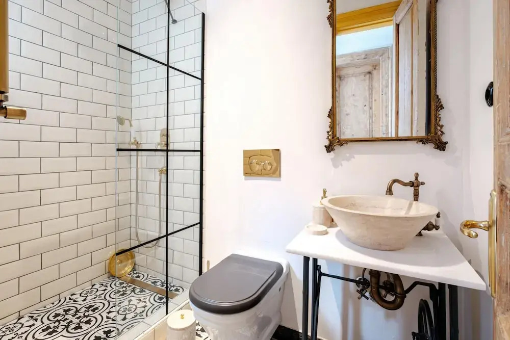 Flat With Balcony 8 min to Istiklal Avenue