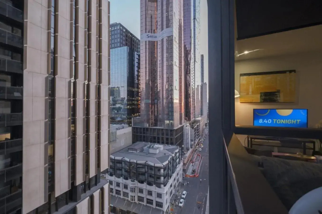 Lovely 2BR apartment in Melbourne CBD-80A06