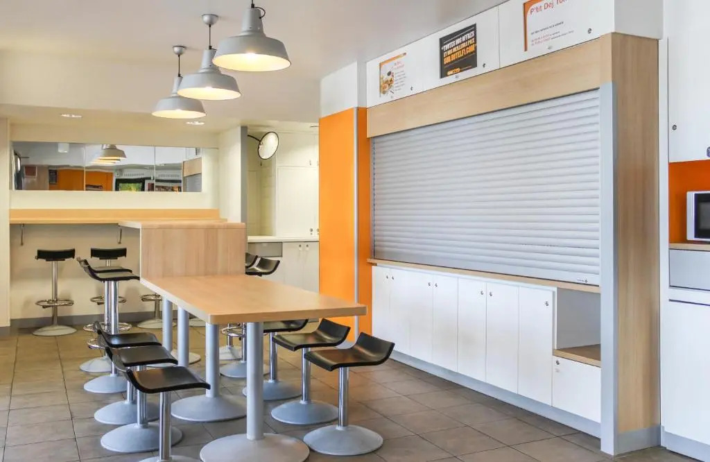 ENZO HOTELS GREEN proximité ZENITH D AUVERGNE Ex F1 FORMULE 1 CLERMONT FERRAND ISSOIRE COUDES