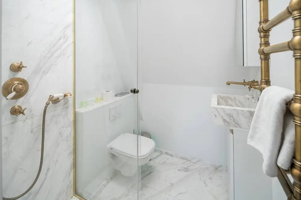 Airy and Bright 4 bed house near Hyde Park