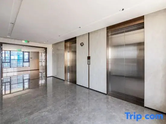 Huilan Light Luxury Apartment (Shenzhen Guanlan Avenue Qianxin Subway Station)