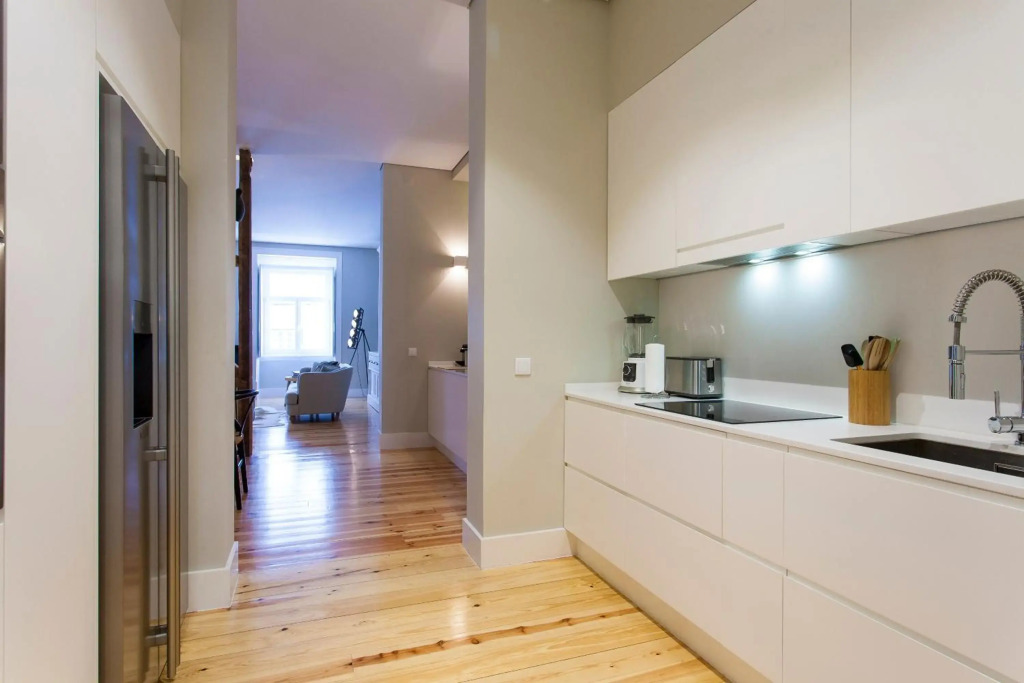 ALTIDO Deluxe 3BR Apt with workspace by Figueira Sq and Rossio subway