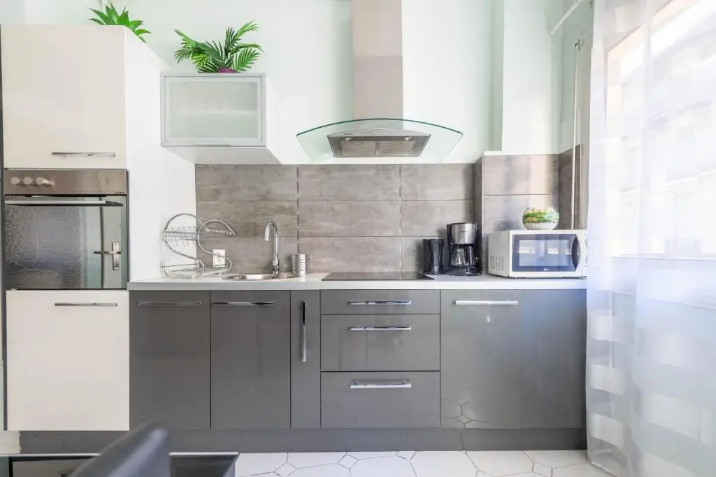 Notre Dame - Huge Sunny Modern 2br Flat - Terrace