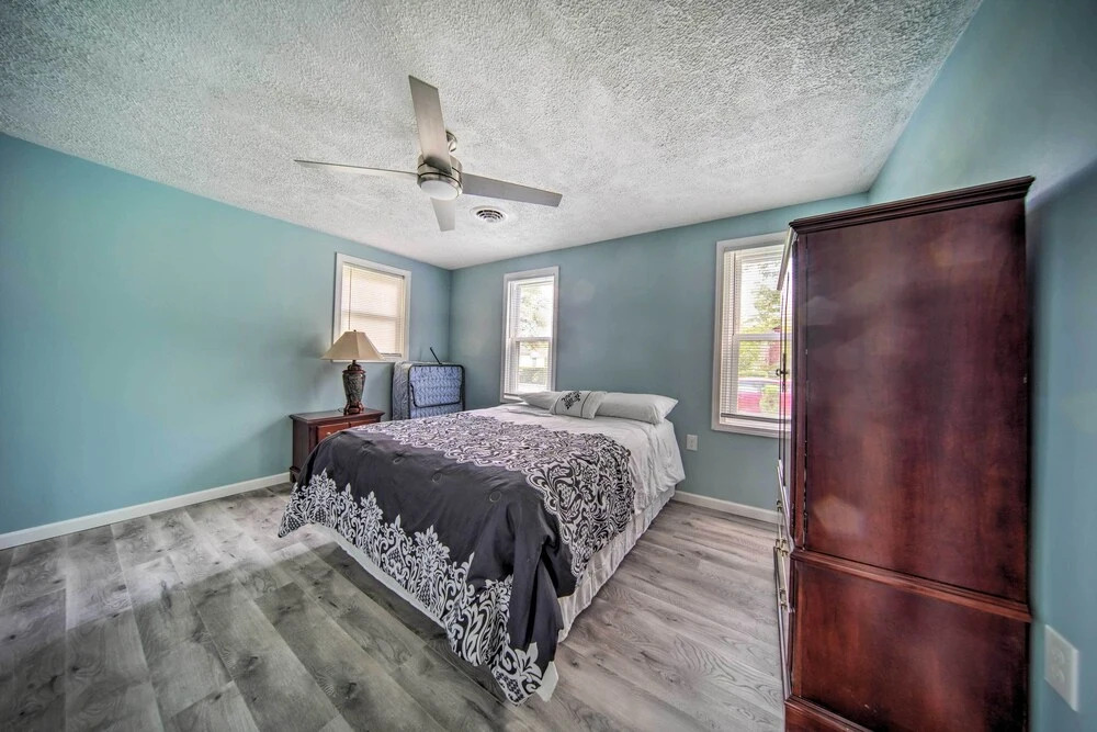 Spacious Geneva House < .5 Mi to The Strip!