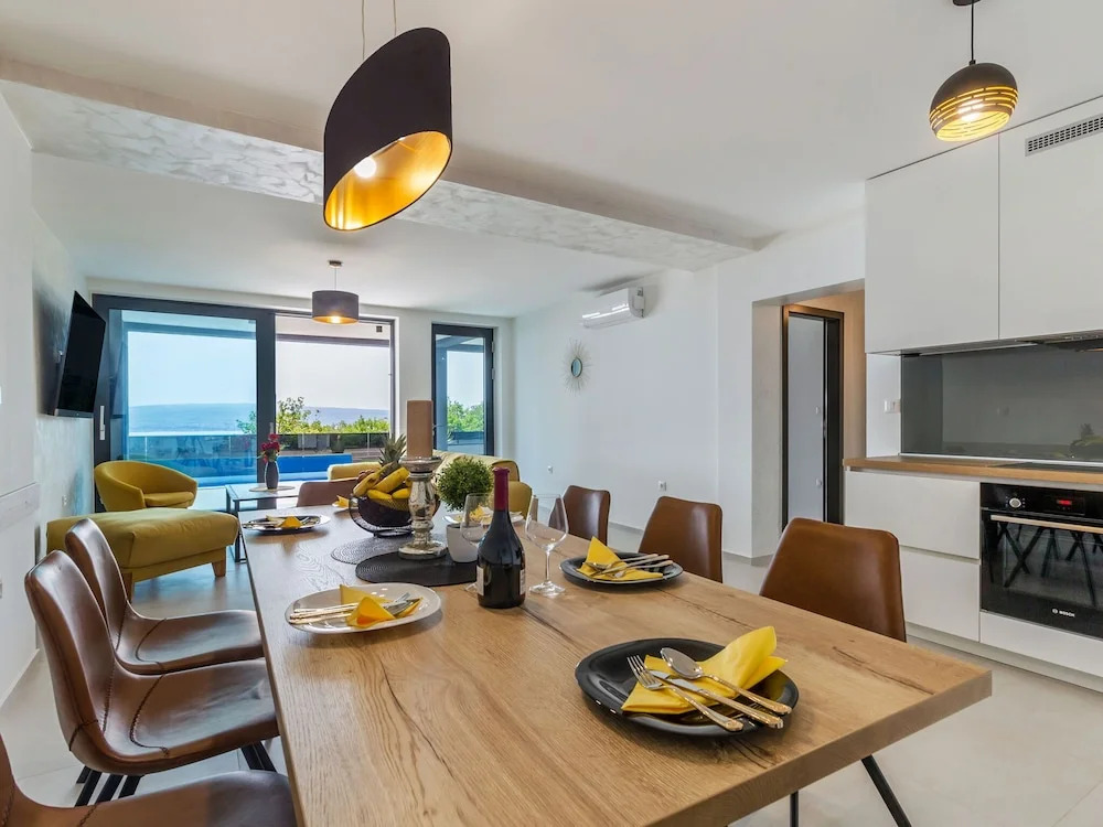 Pleasing Apartment in Crikvenica With Private Pool