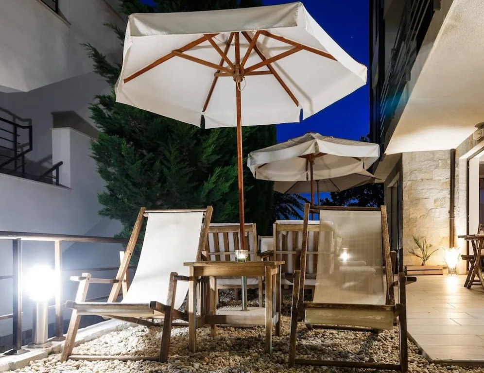 Seaside Apartment With 2 Bedrooms for up to 5 Guests