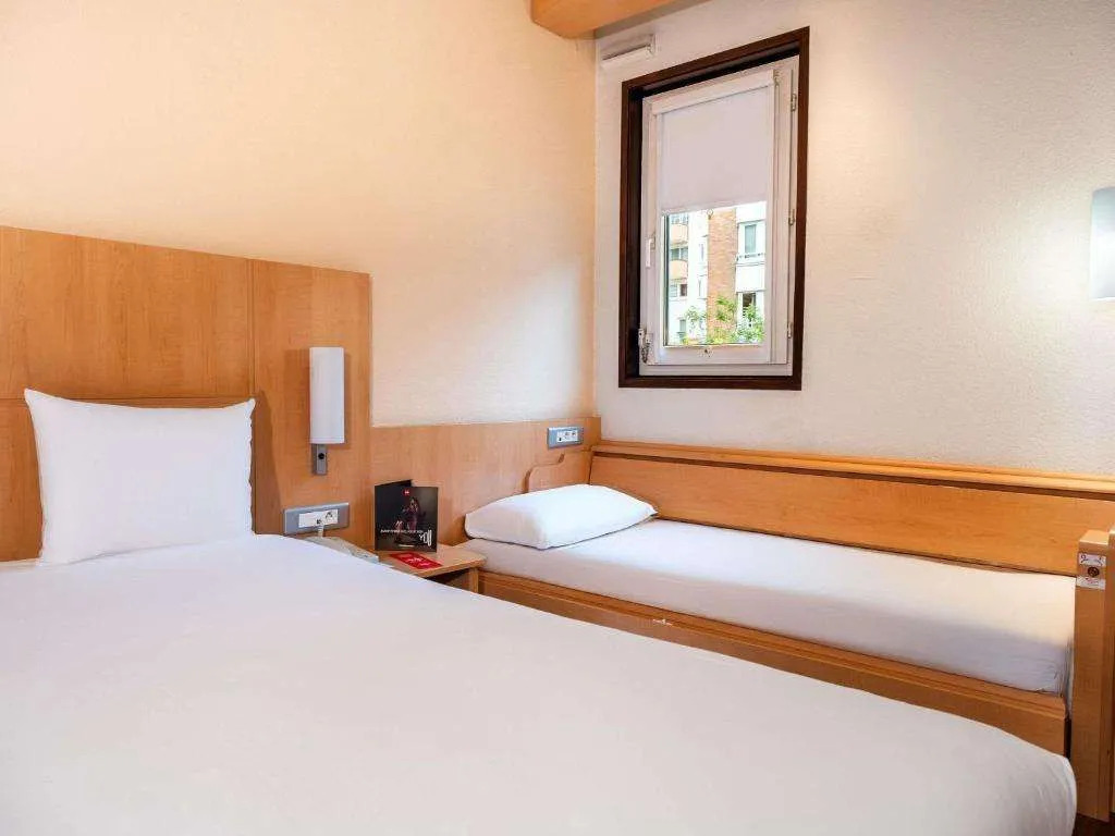 ibis Paris Pont de Suresnes Longchamp