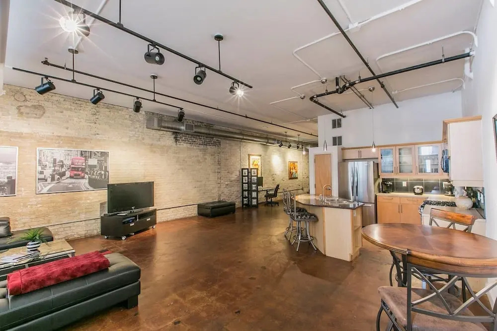Littlefield Lofts, Hosted by Placemakr - 6th St