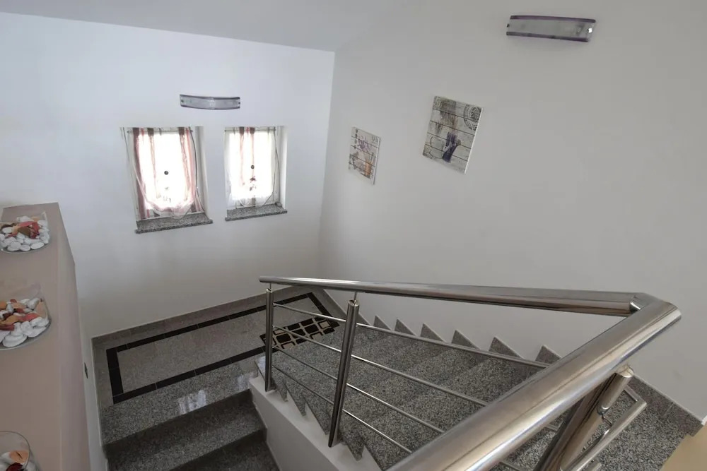Apartment Roberto with Sea View