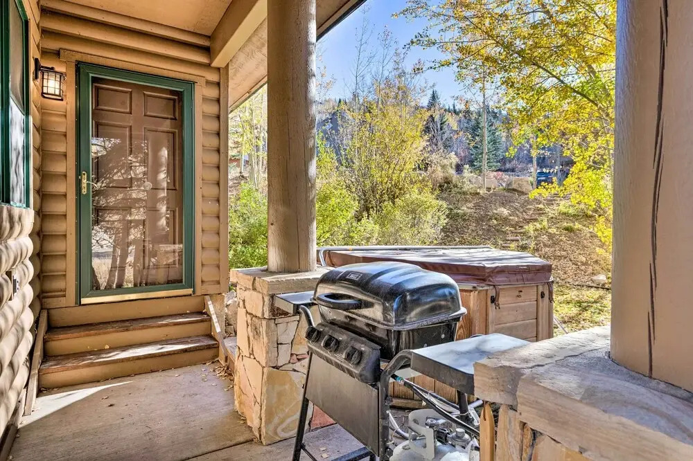 Park City Getaway w/ Hot Tub < 1 Mi to Main Street