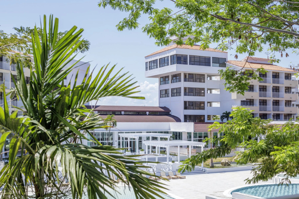 Sol Caribe Beach