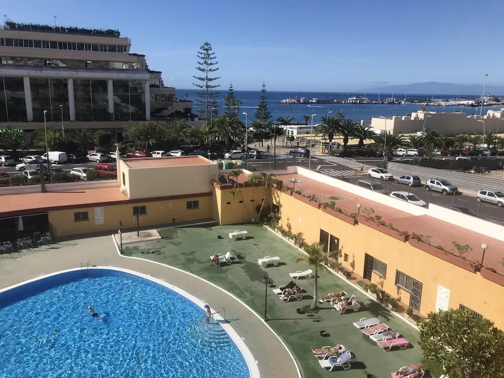 Apartment with One Bedroom in Los Cristianos, with Pool Access, Furnished Balcony And Wifi - 200 M From the Beach