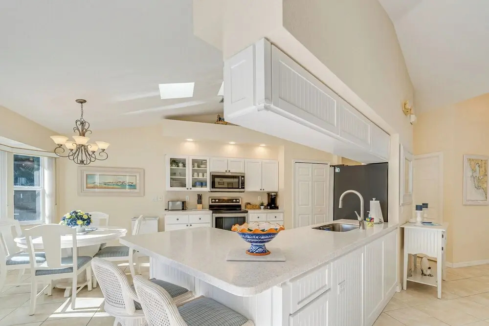 Beachy Port Charlotte Home w/ Hot Tub & Pool!
