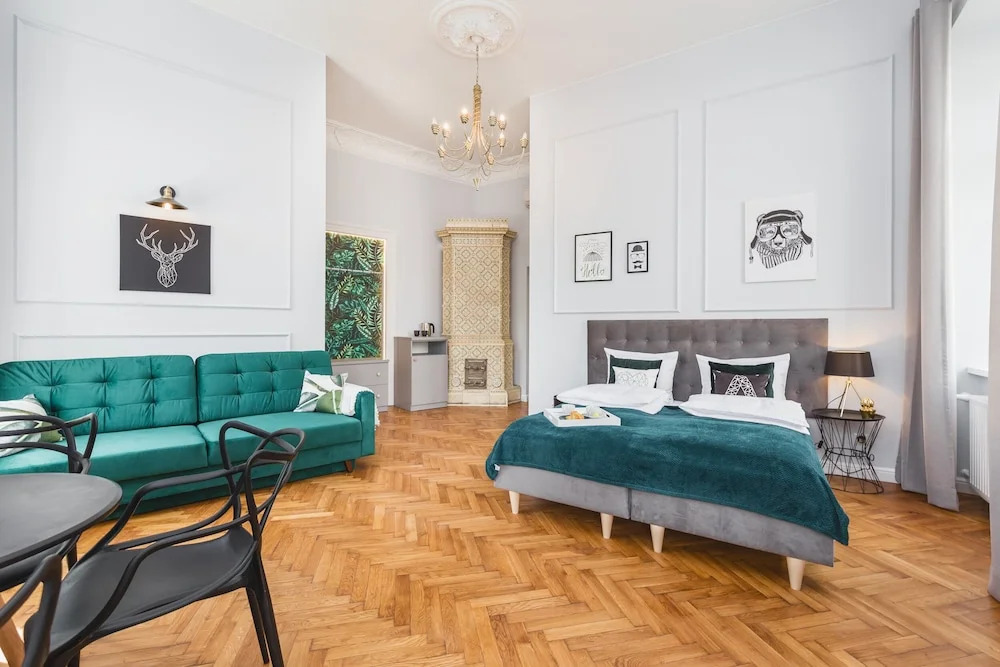 Travelers Best Choice - Old Town Guesthouse - by Upstairs
