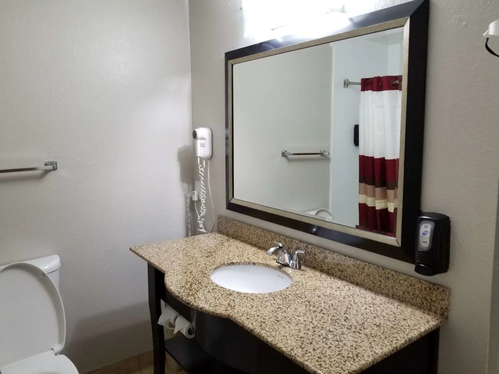 Red Roof Inn Raleigh North-Crabtree Mall-Lenovo Center