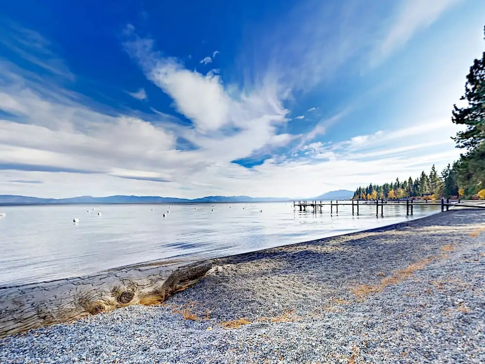 W/ Hot Tub, Boat Launch & Beach Access 3 Bedroom Home