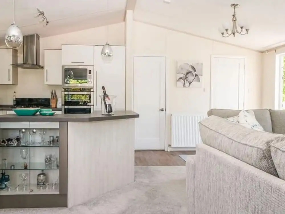 Lavish Holiday Home in Saint Leonards With Swimming Pool