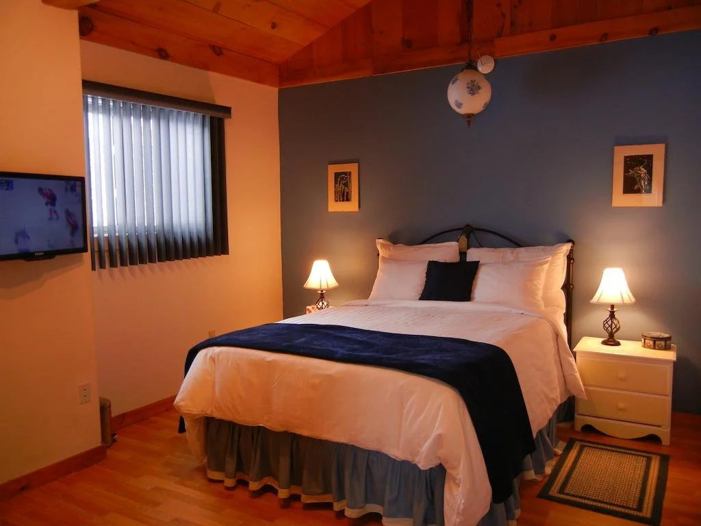 Duck Pond Bed & Breakfast Cottage