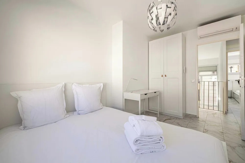 Modern, A/C Duplex - 3bdr/6p - Cannes