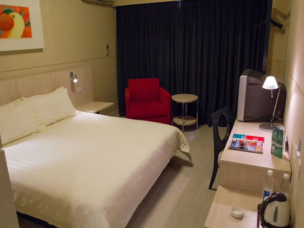 Holiday Inn Express Shanghai Pudong Airport by IHG