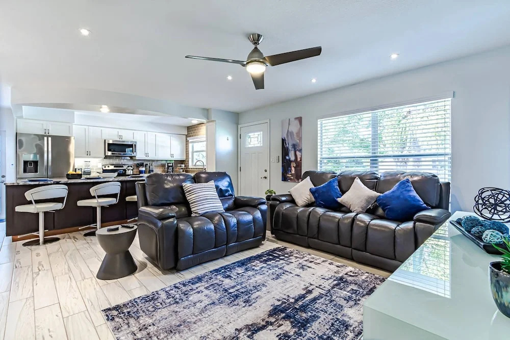 Fruit & Wine Saltwater Pool Home
