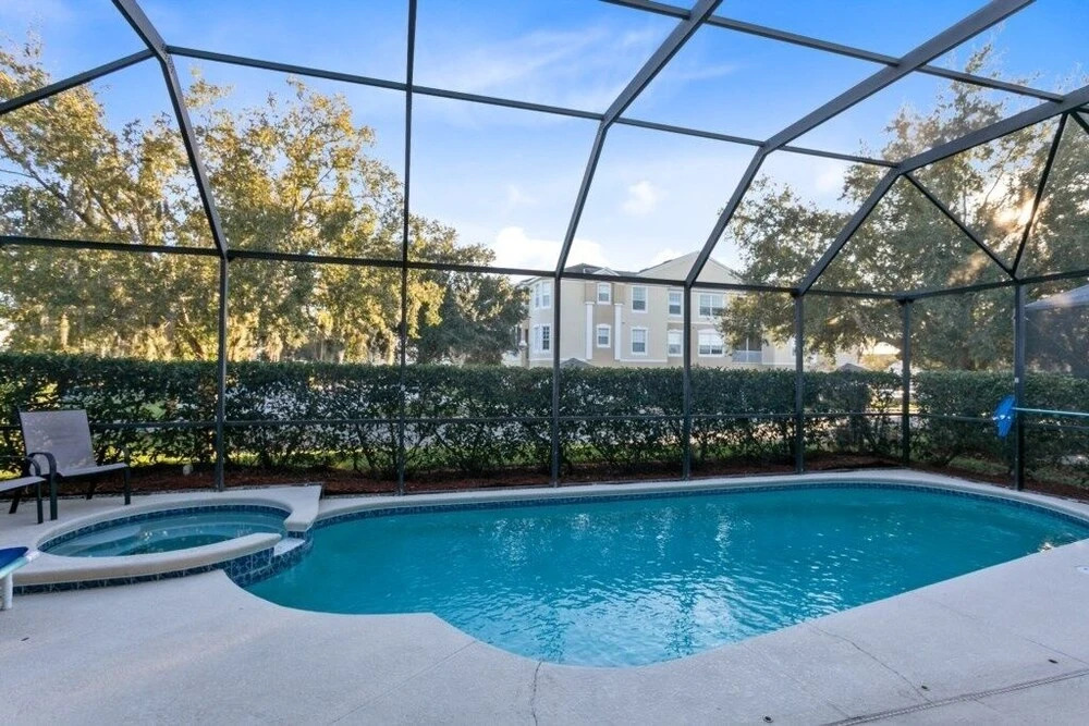 Spectacular 5br House - South Facing Pool & Spa 5 Bedroom Villa by Redawning