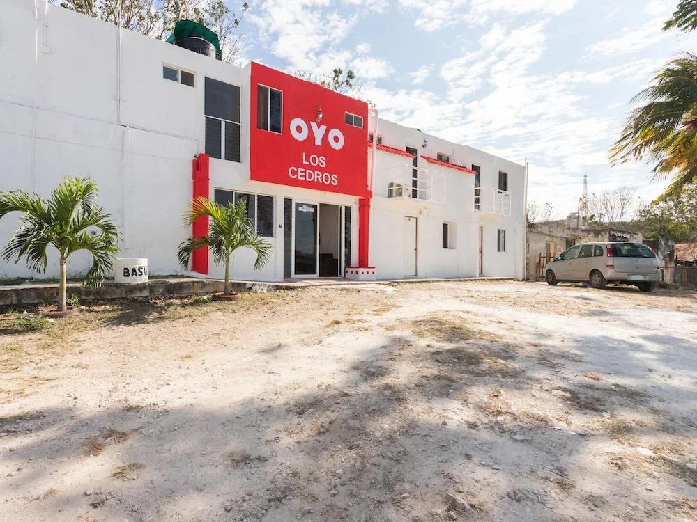 HOTEL LOS CEDROs
