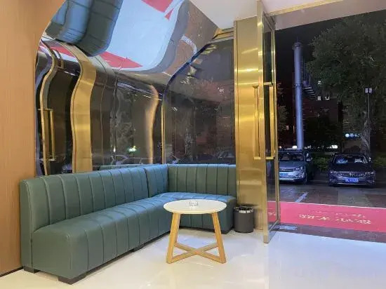 Xinwangxuan Hotel (Huizhou South High-speed Railway Station)