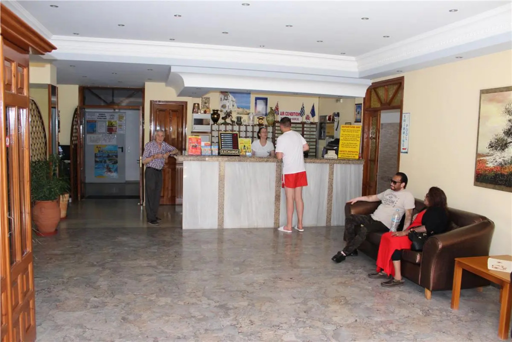 Lefkimi Hotel