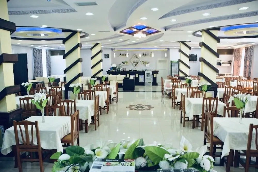 Hotel Lakaj