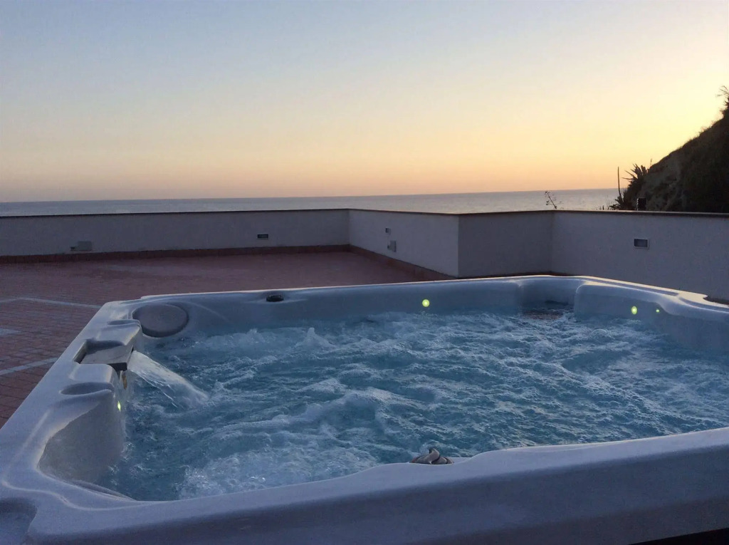 Hotel Cava DellIsola