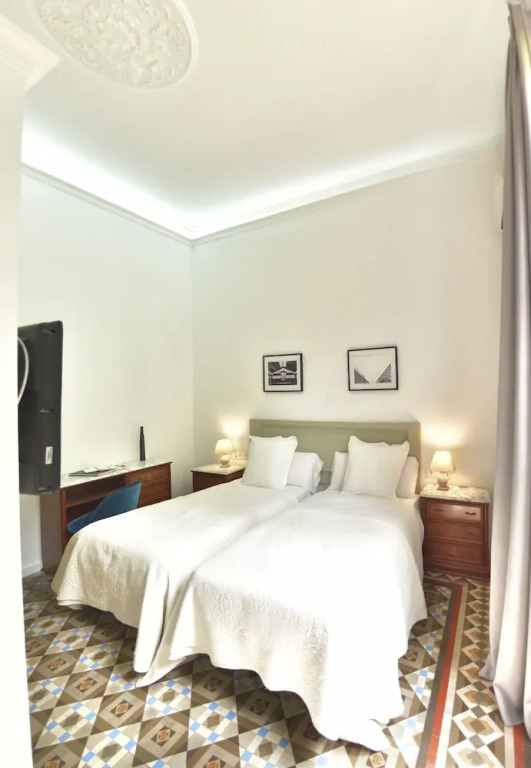 Hostal Girona