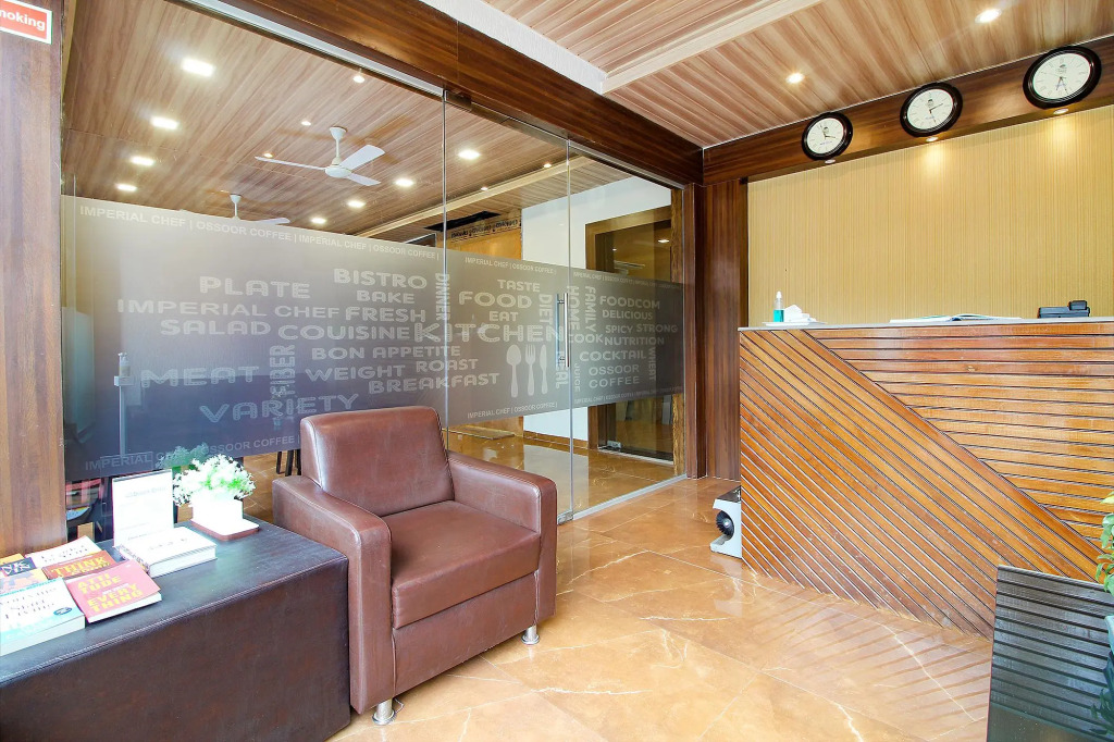 FabHotel Seven Olives