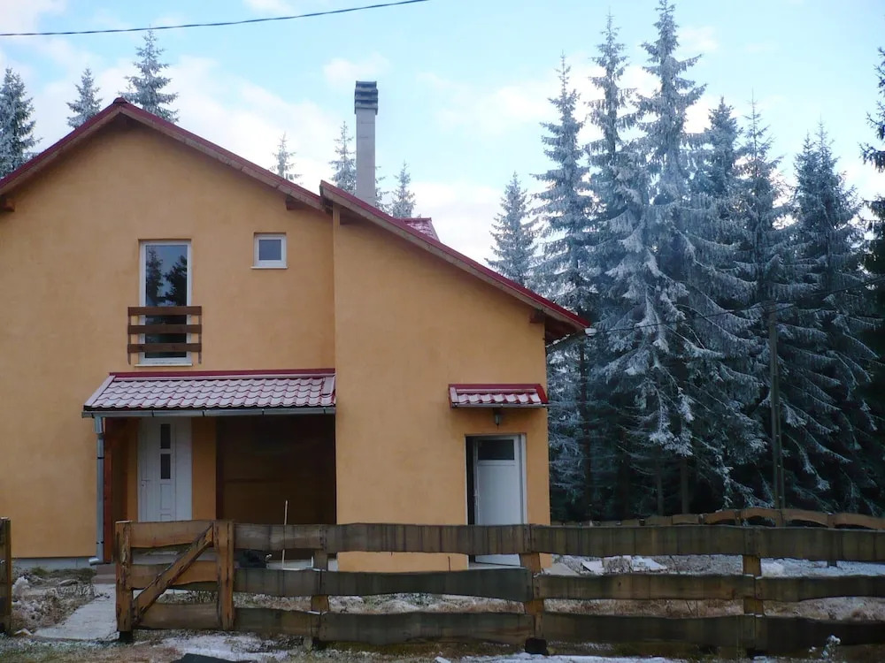House With 4 Bedrooms in Mari?el, With Furnished Terrace