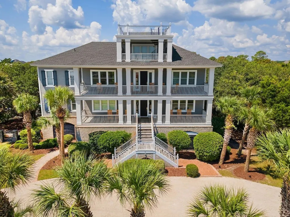 Sprawling Home Close To The Beach 8 Bedroom Home by Peace Vacations