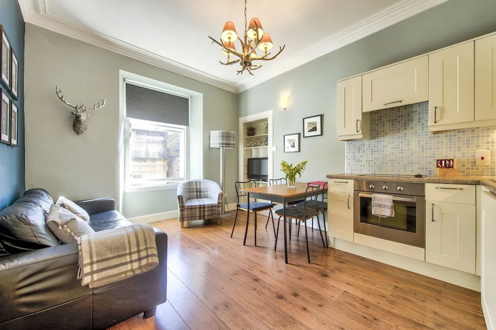 Beautiful, Historic Georgian 4 bed house: Heart of the City