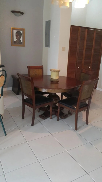 2 Bed Apt with Balcony at Runaway Bay
