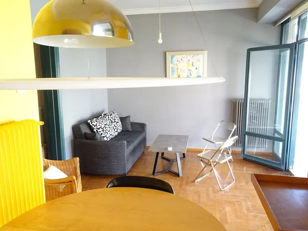Superb location Athenian apartment